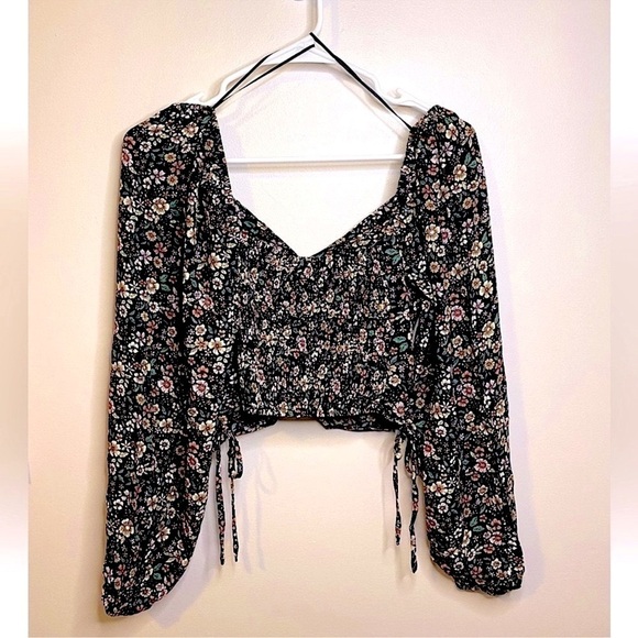NWT Elodie Black Floral Long Sleeve Crop Top Size Small - Picture 5 of 12